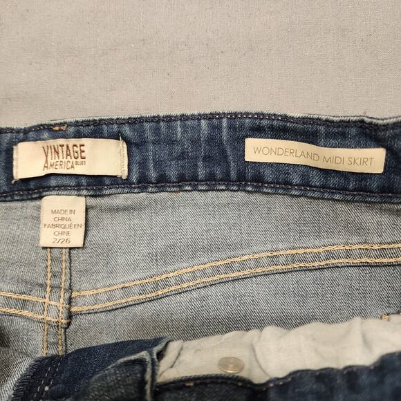 Vintage America Embroidered Wonderland Asymmetrical Denim Mini Skirt, Size 2/26 - Picture 3 of 10